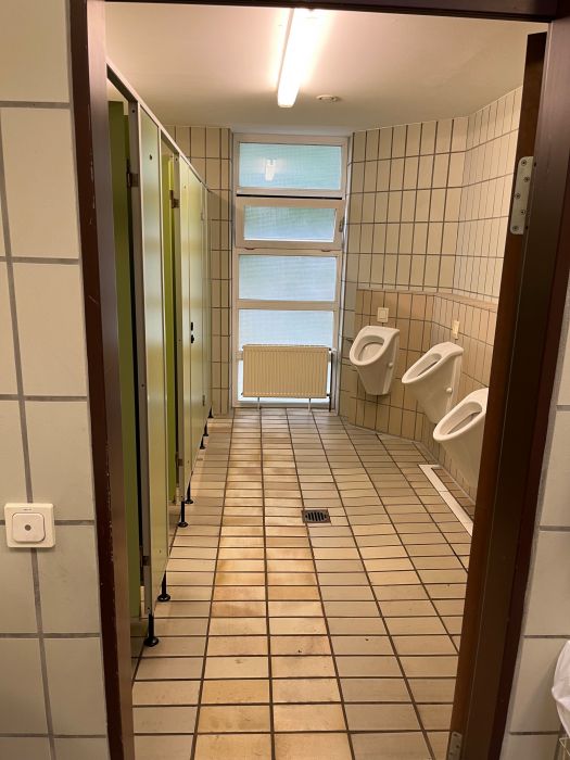 Toiletten Grundschule Cleverns